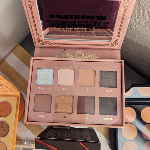 MakeUp Bundle - Picture 12 of 14